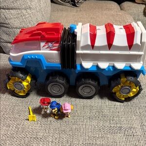 Paw Patrol Dino Patroller with Figures -